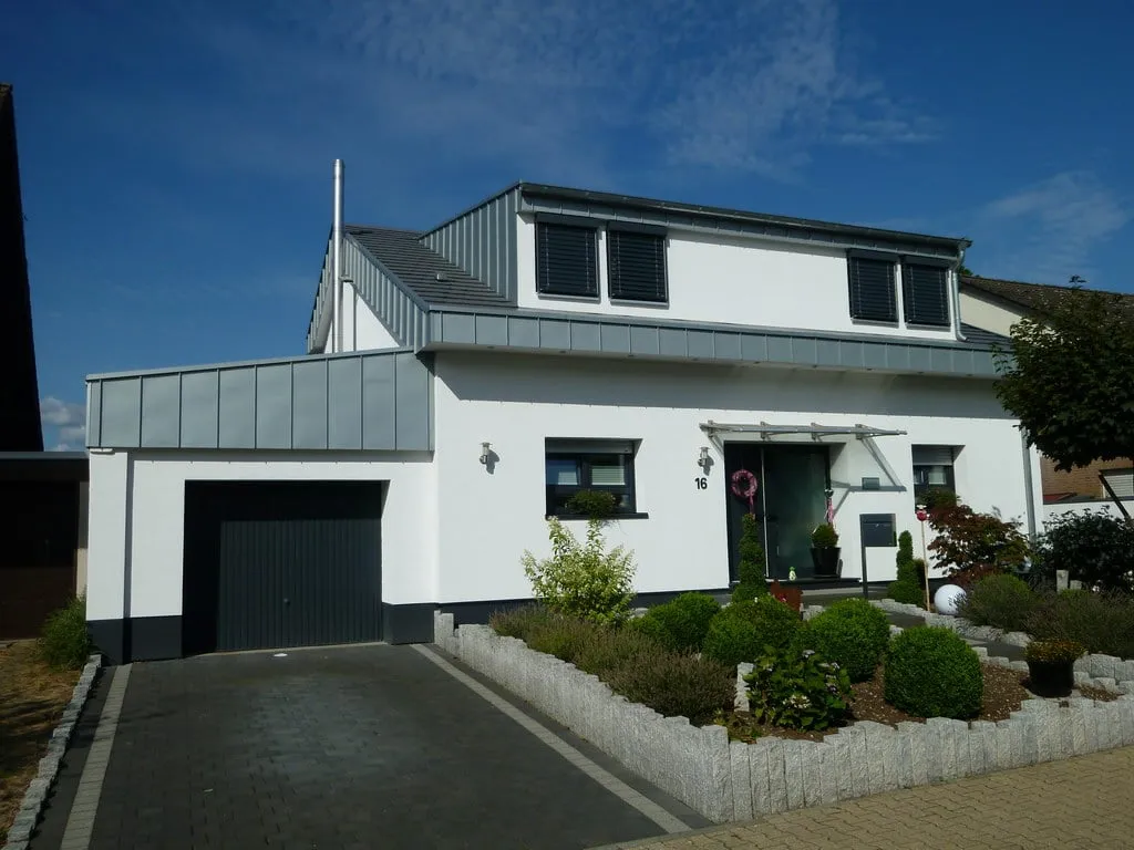 Eingebautes VELUX Dachfenster im Steildach